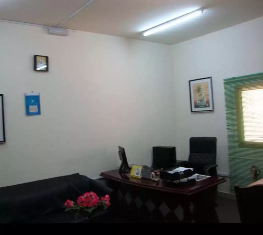 商业的 就绪物业 U/F 办公室  出租 在 萨德 , 多哈 #15127 - 1  image 