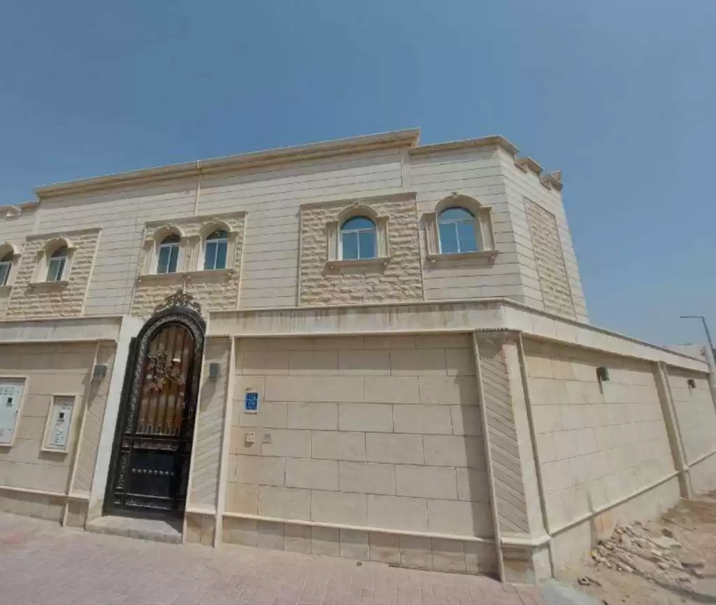 Residential Ready Property 6 Bedrooms U/F Standalone Villa  for rent in Doha #15128 - 1  image 