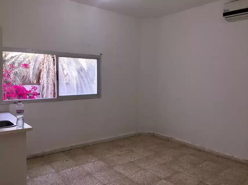 Жилой Готовая недвижимость Студия Н/Ф Квартира  в аренду в Доха #15133 - 1  image 