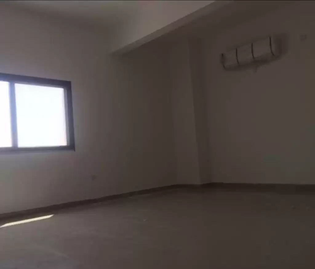 Жилой Готовая недвижимость 1 спальня Н/Ф Квартира  в аренду в Аль-Садд , Доха #15141 - 1  image 