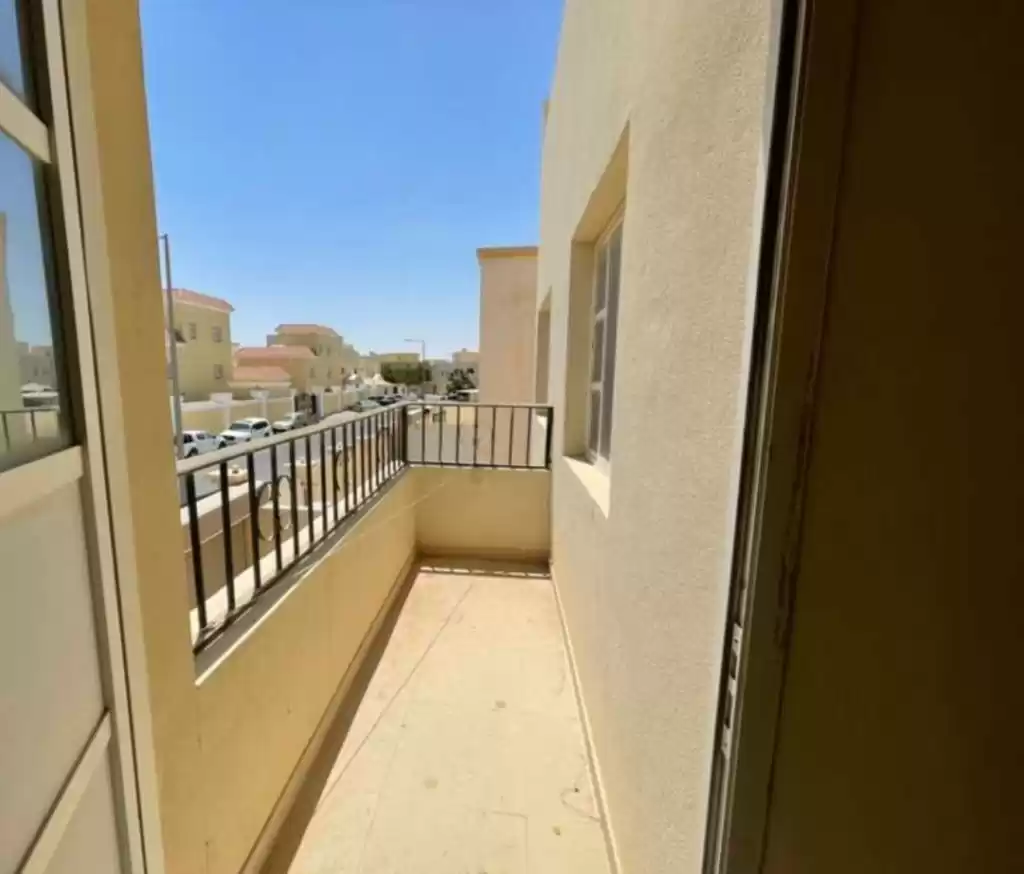 Résidentiel Propriété prête 7 chambres U / f Appartement  a louer au Al-Sadd , Doha #15146 - 1  image 