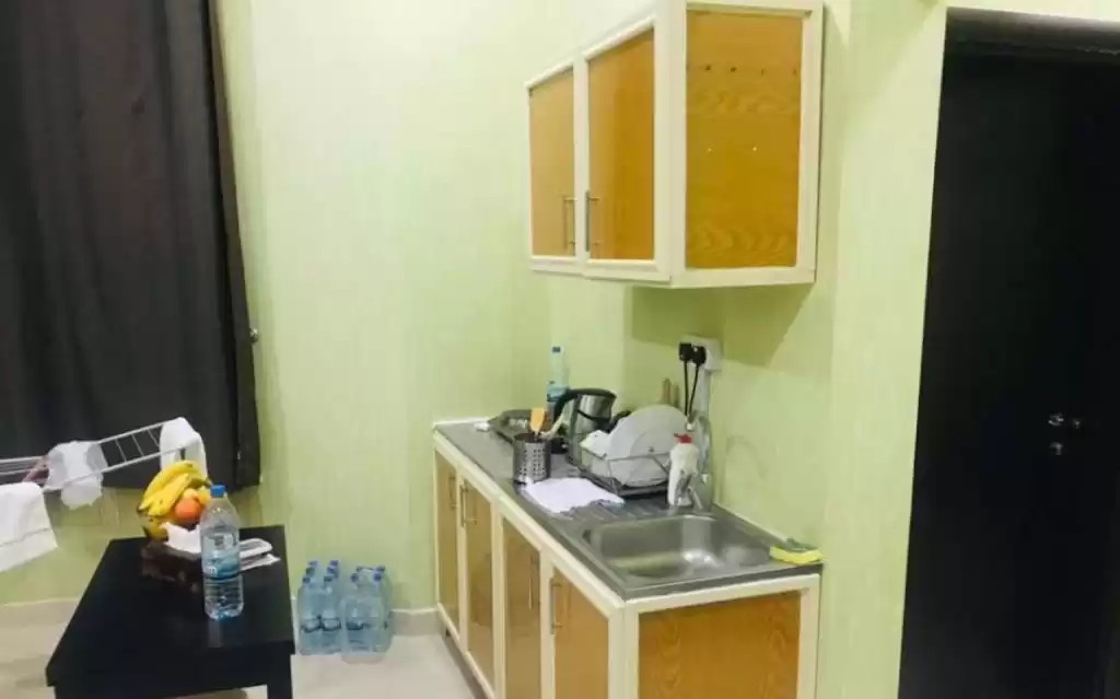 سكني عقار جاهز 1 غرفة  غير مفروش شقة  للإيجار في الدوحة #15147 - 1  صورة 