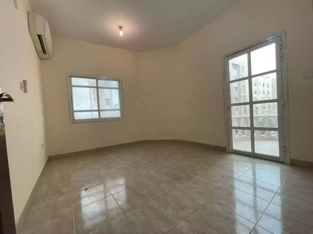 Жилой Готовая недвижимость 2 спальни Н/Ф Квартира  в аренду в Аль-Садд , Доха #15148 - 1  image 