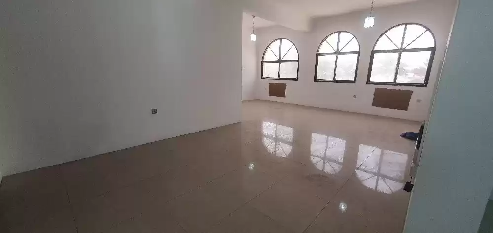 Residential Ready Property 3 Bedrooms U/F Apartment  for rent in Al Sadd , Doha #15155 - 1  image 