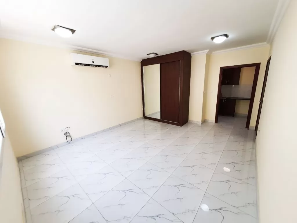 Residential Ready Property Studio U/F Apartment  for rent in Doha-Qatar #15178 - 1  image 