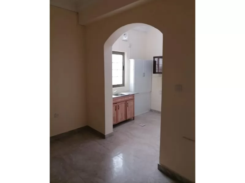 Residential Ready Property 1 Bedroom U/F Apartment  for rent in Al-Wukair , Al Wakrah #15193 - 1  image 