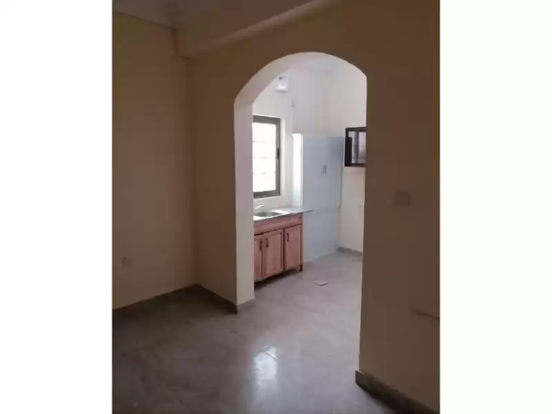 Residential Ready Property 1 Bedroom U/F Apartment  for rent in Al Sadd , Doha #15193 - 1  image 