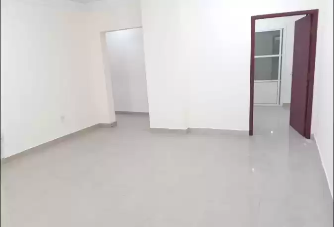 Residential Ready Property 3 Bedrooms U/F Apartment  for rent in Al Sadd , Doha #15210 - 1  image 