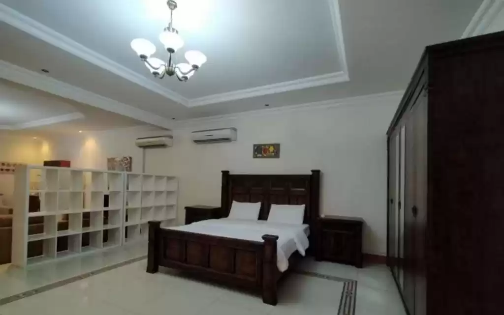 yerleşim Hazır Mülk 1 yatak odası F/F Apartman  kiralık içinde Al Sadd , Doha #15231 - 1  image 