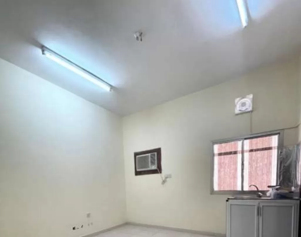 Residential Ready Property 1 Bedroom U/F Apartment  for rent in Old-Airport , Doha-Qatar #15295 - 1  image 
