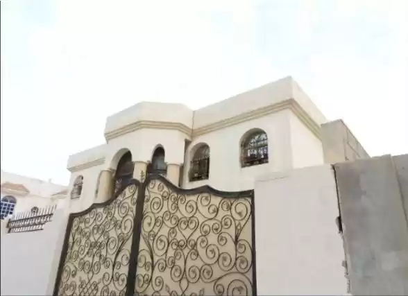 Résidentiel Propriété prête 1 chambre U / f Villa autonome  a louer au Al-Sadd , Doha #15300 - 1  image 