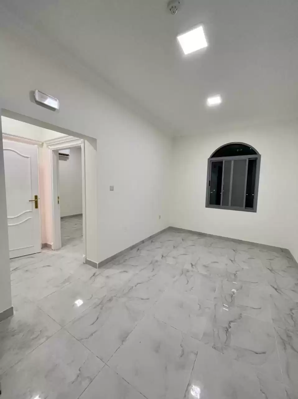 Résidentiel Propriété prête 1 chambre U / f Appartement  a louer au Al-Sadd , Doha #15325 - 1  image 