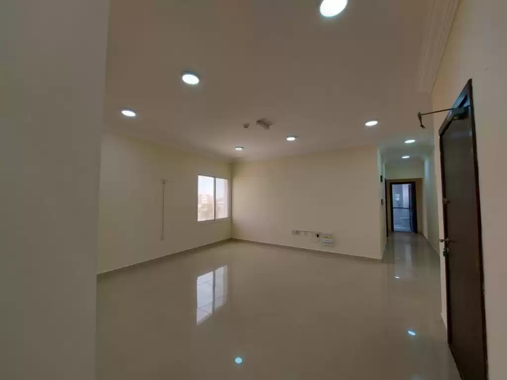 Жилой Готовая недвижимость 2 спальни Н/Ф Квартира  в аренду в Аль-Садд , Доха #15334 - 1  image 
