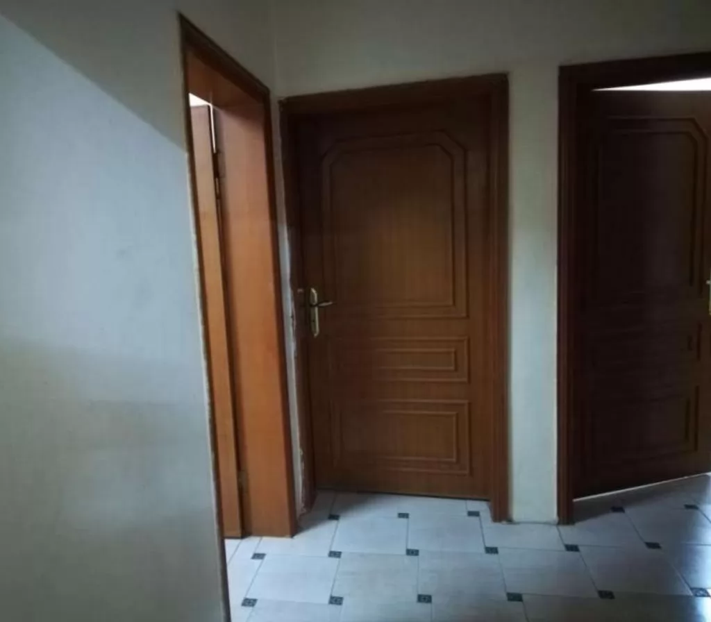 Residential Ready Property 2 Bedrooms U/F Apartment  for rent in Al Wakrah #15341 - 2  image 