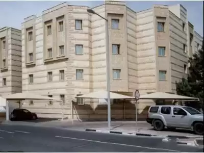住宅 就绪物业 2 间卧室 楼/楼 公寓  出租 在 萨德 , 多哈 #15355 - 1  image 