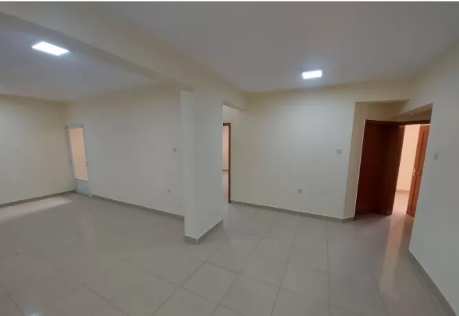 Residential Ready Property 3 Bedrooms U/F Apartment  for rent in Fereej-Bin-Mahmoud , Doha-Qatar #15356 - 1  image 