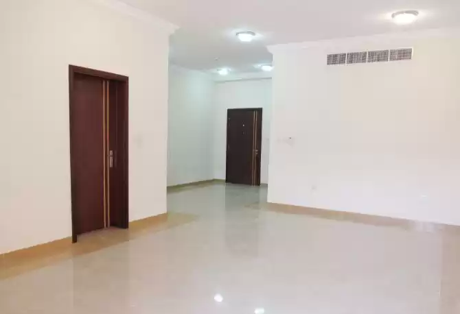 Residential Ready Property 2 Bedrooms U/F Apartment  for rent in Al Sadd , Doha #15366 - 1  image 