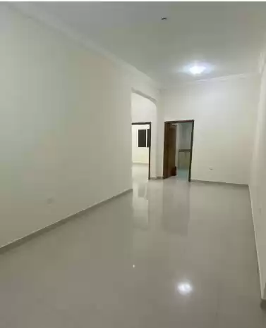 Residential Ready Property 3 Bedrooms U/F Apartment  for rent in Al Sadd , Doha #15375 - 1  image 