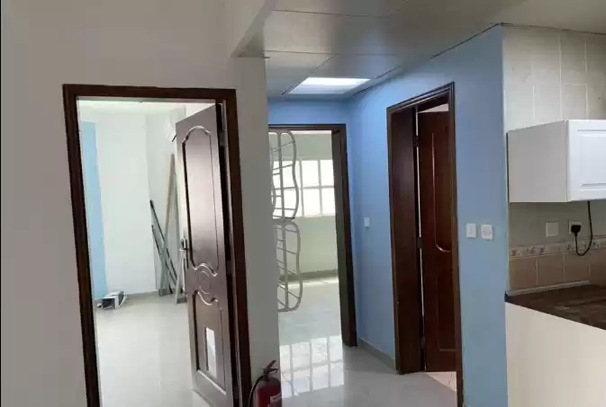 Residential Ready Property 2 Bedrooms U/F Apartment  for rent in Al Sadd , Doha #15389 - 1  image 