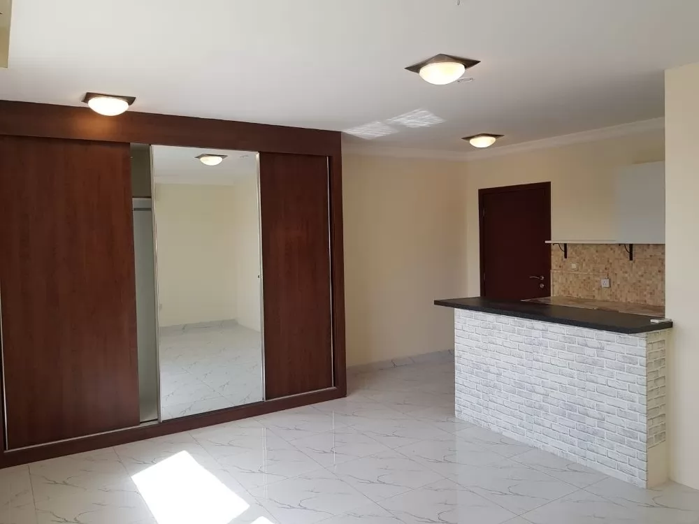 Residential Ready Property 1 Bedroom U/F Penthouse  for rent in Doha-Qatar #15425 - 1  image 
