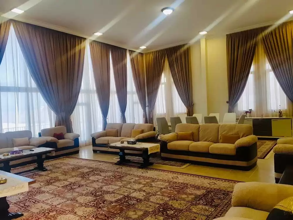 yerleşim Hazır Mülk 6 Yatak Odası S/F Dağ evi  satılık içinde Al Sadd , Doha #15445 - 1  image 