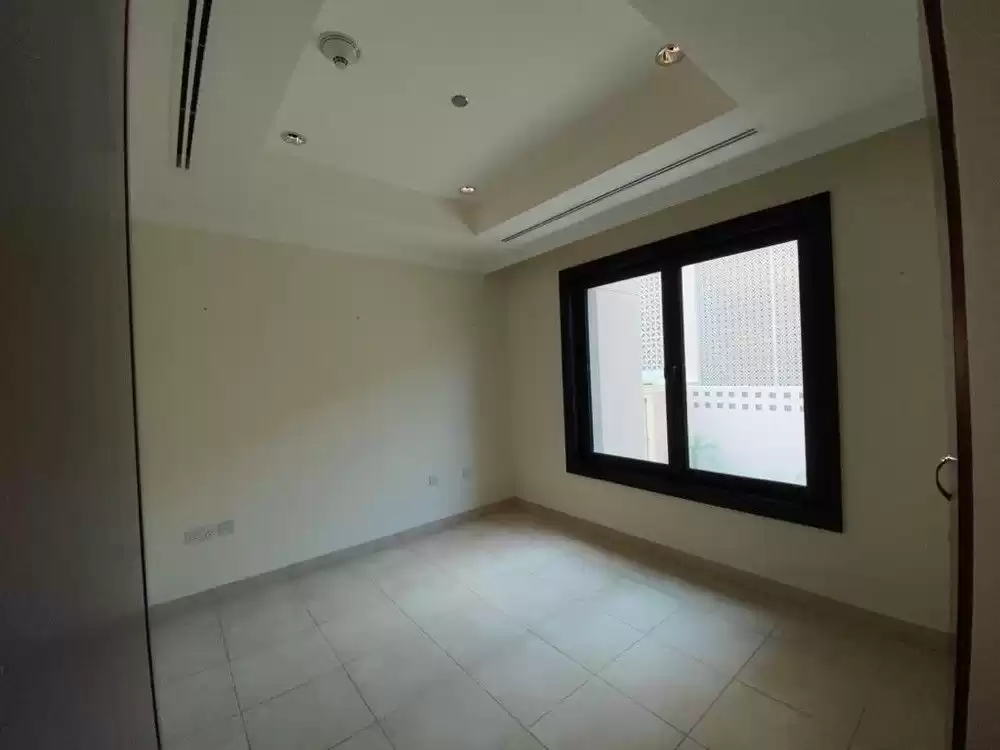 Résidentiel Propriété prête 4 chambres S / F Maison de ville  a louer au Al-Sadd , Doha #15452 - 1  image 