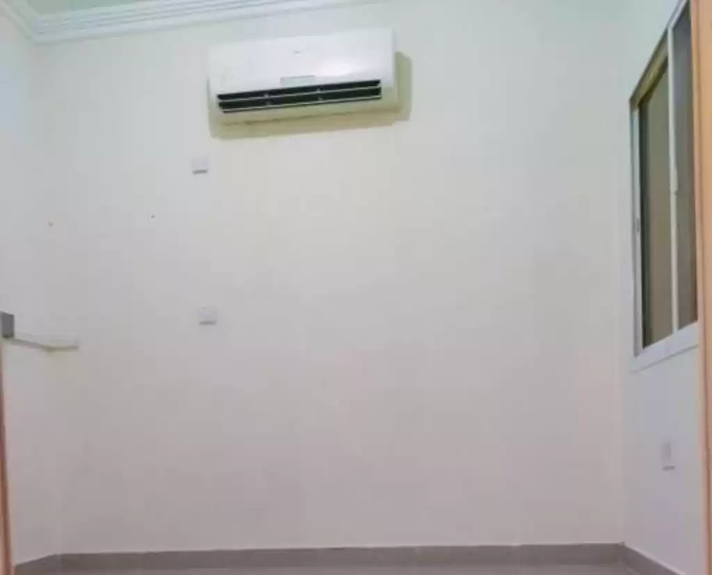 Жилой Готовая недвижимость 1 спальня Н/Ф Квартира  в аренду в Аль-Садд , Доха #15455 - 1  image 