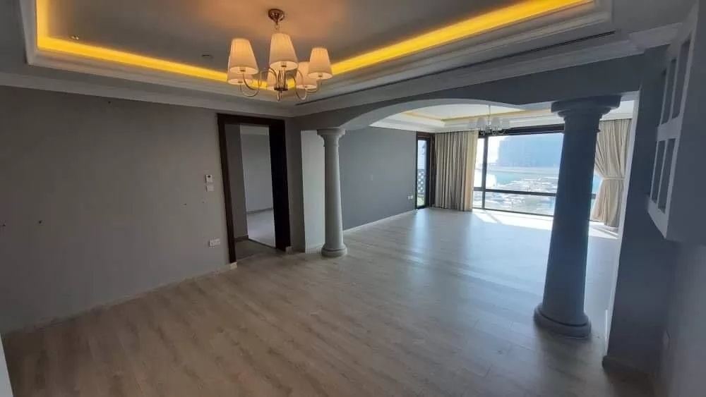 Residential Ready Property 2 Bedrooms S/F Apartment  for rent in The-Pearl-Qatar , Doha-Qatar #15459 - 1  image 