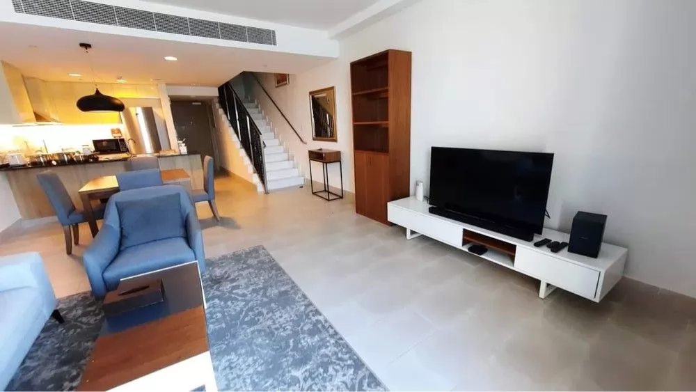 Residential Ready Property 1 Bedroom F/F Townhouse  for rent in The-Pearl-Qatar , Doha-Qatar #15464 - 1  image 