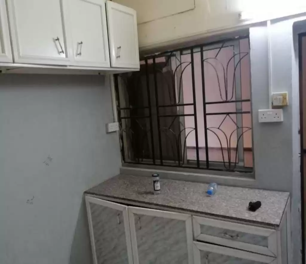 سكني عقار جاهز 2 غرف  غير مفروش شقة  للإيجار في الدوحة #15466 - 1  صورة 