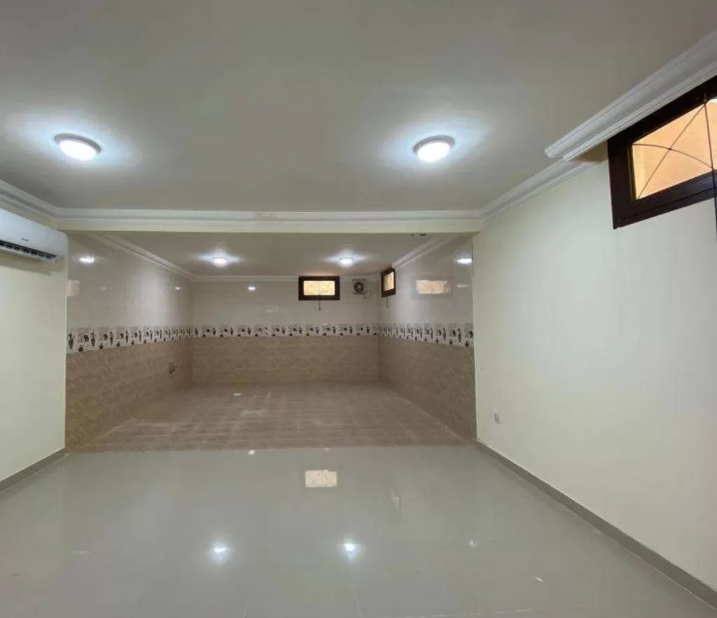 住宅 就绪物业 5 间卧室 U/F 公寓  出租 在 萨德 , 多哈 #15468 - 1  image 