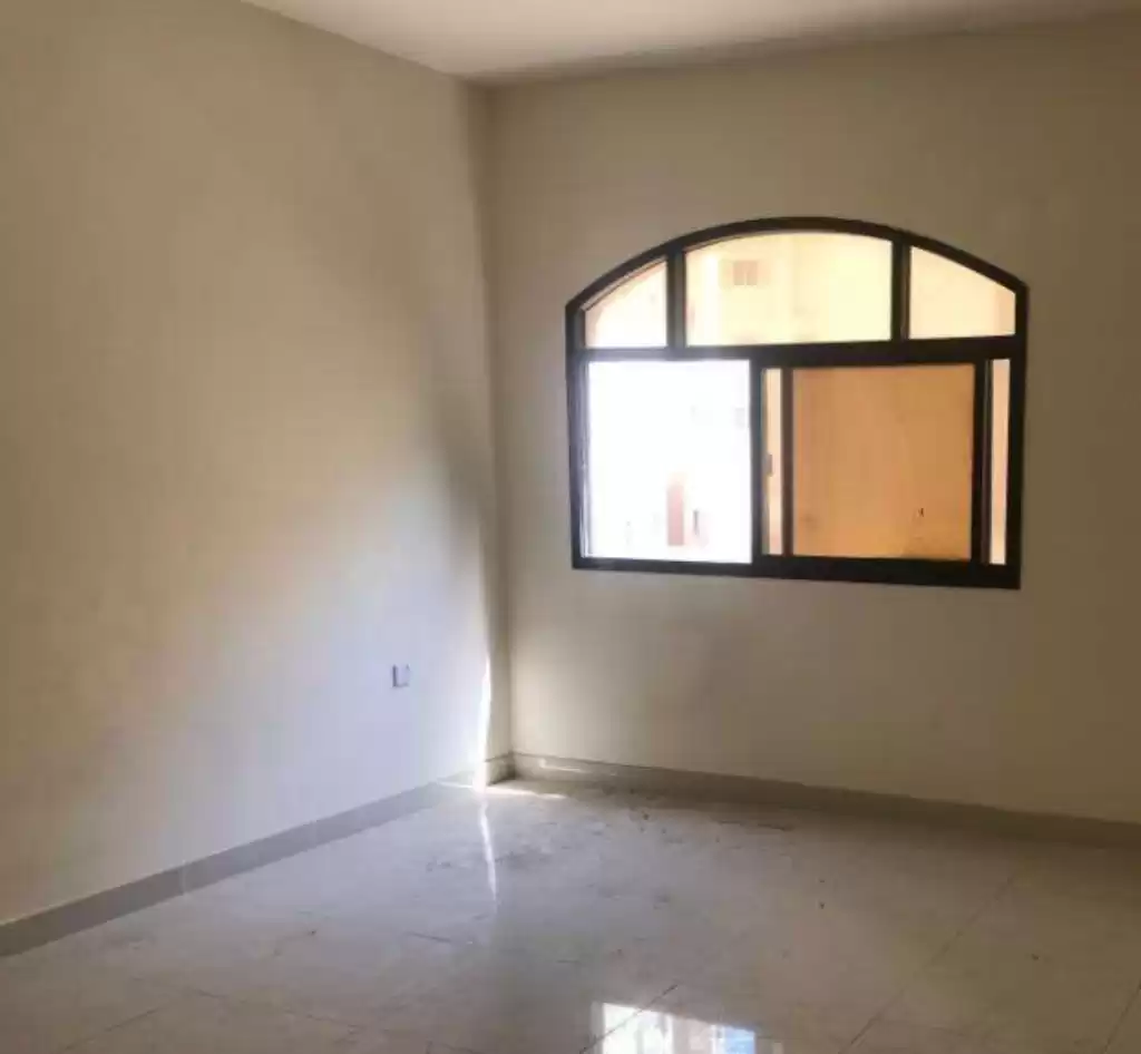 سكني عقار جاهز 3 غرف  غير مفروش شقة  للإيجار في السد , الدوحة #15469 - 1  صورة 