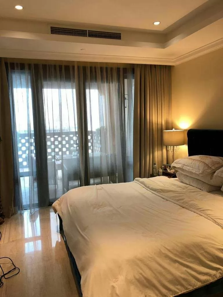Residential Ready Property 2 Bedrooms F/F Townhouse  for rent in The-Pearl-Qatar , Doha-Qatar #15476 - 1  image 