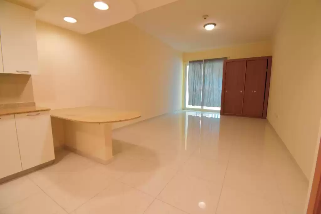 Résidentiel Propriété prête Studio S / F Appartement  a louer au Al-Sadd , Doha #15477 - 1  image 