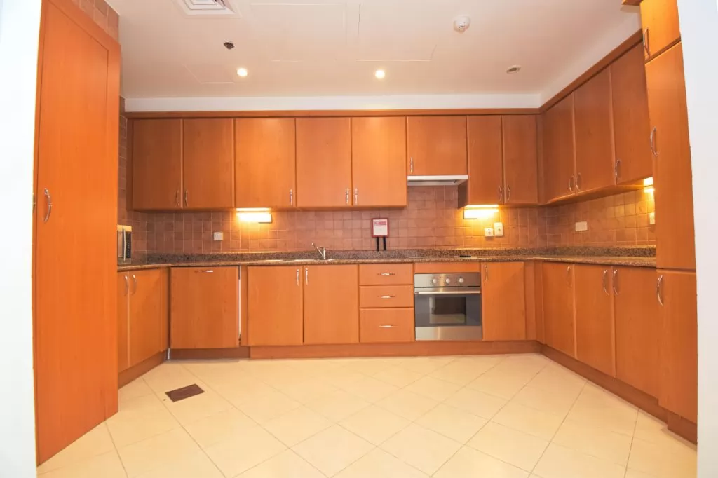 Residential Property 2 Bedrooms S/F Apartment  for rent in The-Pearl-Qatar , Doha-Qatar #15478 - 2  image 