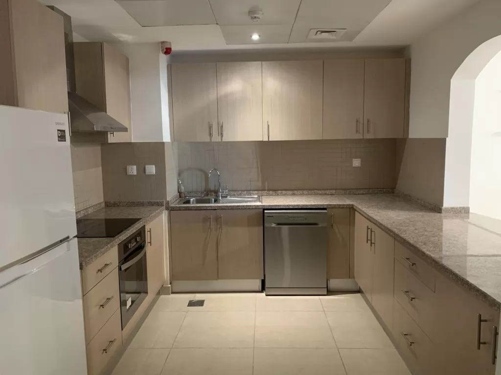 Residential Property 1 Bedroom F/F Apartment  for rent in The-Pearl-Qatar , Doha-Qatar #15480 - 3  image 
