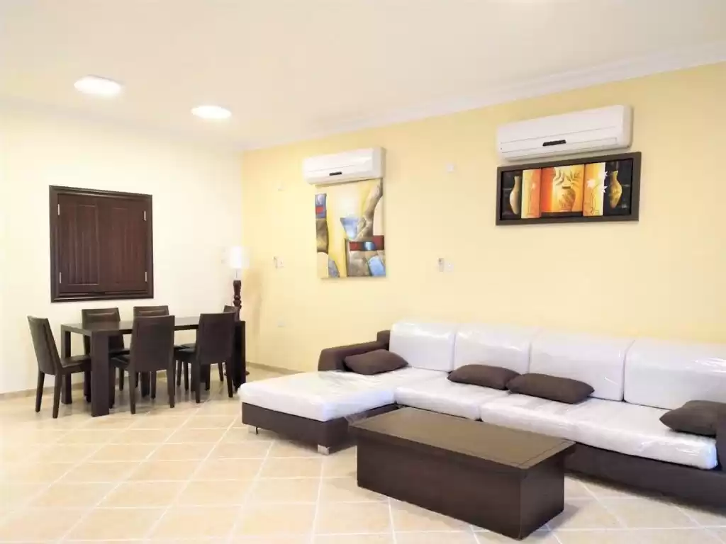 Résidentiel Propriété prête 3 chambres F / F Villa à Compound  a louer au Al-Sadd , Doha #15486 - 1  image 