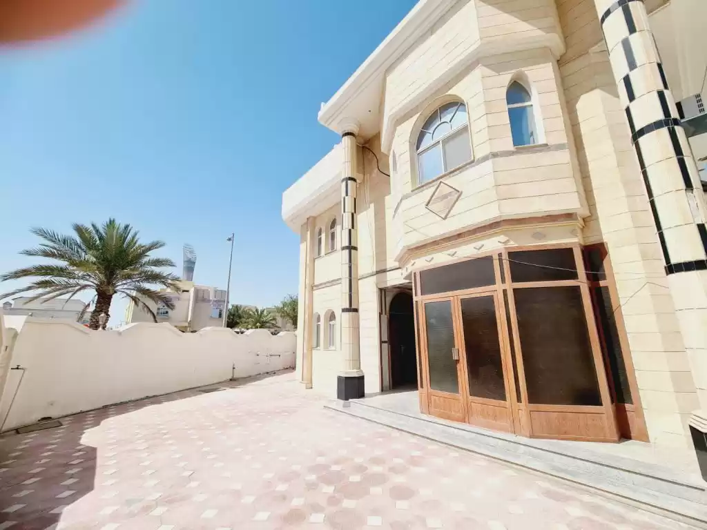 Жилой Готовая недвижимость 1 спальня Н/Ф Квартира  в аренду в Аль-Садд , Доха #15491 - 1  image 