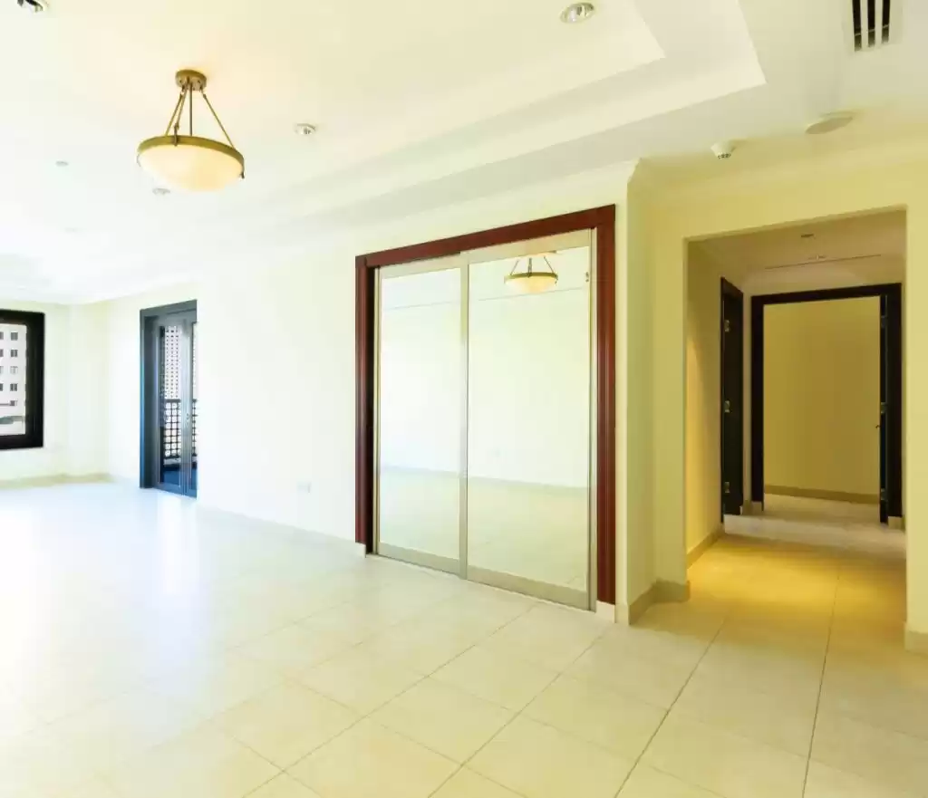 Wohn Klaar eigendom 2 Schlafzimmer U/F Wohnung  zu vermieten in Al Sadd , Doha #15498 - 1  image 