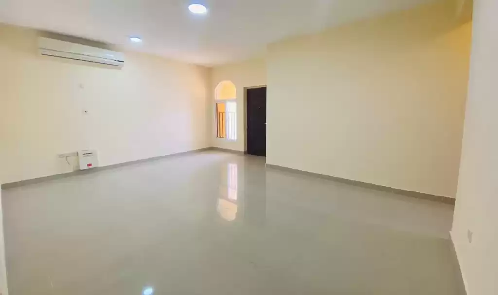 Residential Ready Property 2 Bedrooms U/F Apartment  for rent in Al Sadd , Doha #15519 - 1  image 