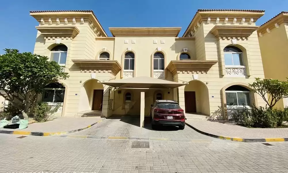 Residential Ready Property 3 Bedrooms U/F Villa in Compound  for rent in Al Sadd , Doha #15521 - 1  image 