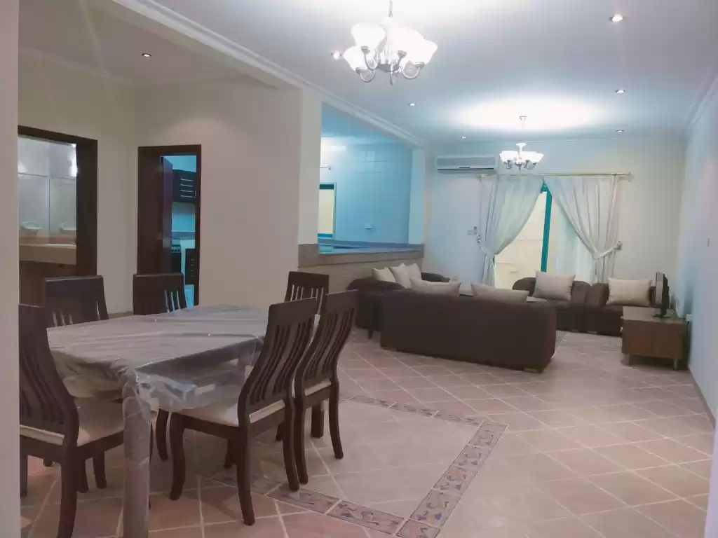 Wohn Klaar eigendom 5 Schlafzimmer U/F Villa in Verbindung  zu vermieten in Al Sadd , Doha #15523 - 1  image 