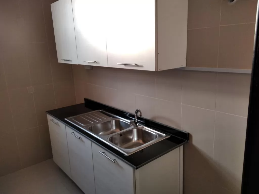 Residential Ready Property 1 Bedroom U/F Apartment  for rent in Al Sadd , Doha #15614 - 3  image 