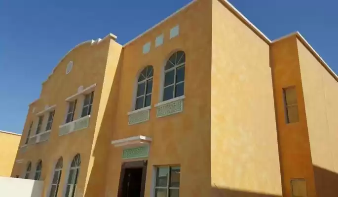 Résidentiel Propriété prête 5 chambres U / f Villa autonome  a louer au Al-Sadd , Doha #15619 - 1  image 
