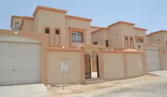 Residential Ready Property 6 Bedrooms U/F Villa in Compound  for rent in Al Sadd , Doha #15621 - 1  image 