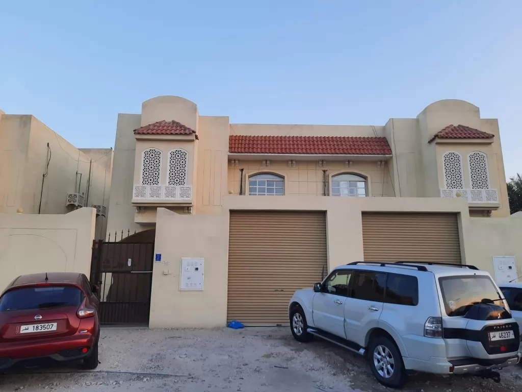 Residential Ready Property 1 Bedroom S/F Apartment  for rent in Al Sadd , Doha #15640 - 1  image 
