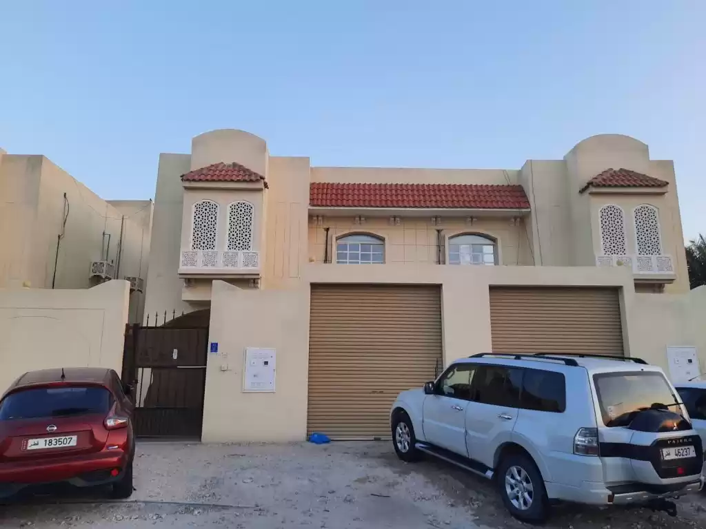 Жилой Готовая недвижимость 1 спальня С/Ж Квартира  в аренду в Аль-Садд , Доха #15640 - 1  image 