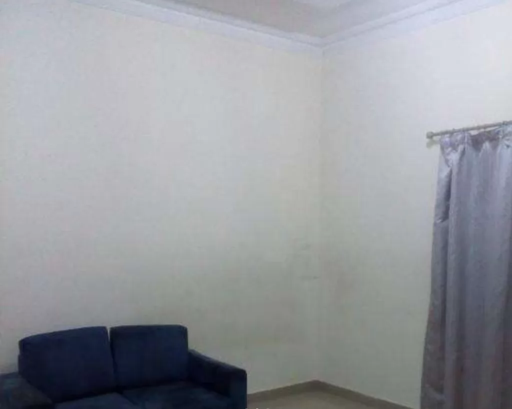 Residential Ready Property 2 Bedrooms F/F Apartment  for rent in Al Wakrah #15675 - 1  image 
