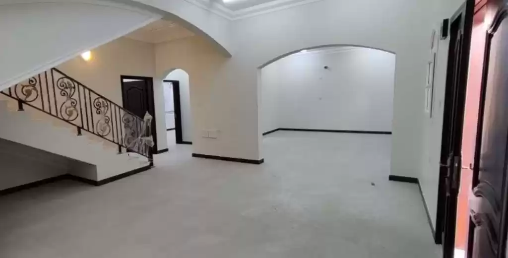 Residential Ready Property 7 Bedrooms U/F Standalone Villa  for rent in Doha #15710 - 1  image 