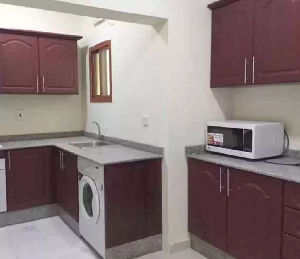 Residential Ready Property 2 Bedrooms F/F Apartment  for rent in Doha #15717 - 1  image 